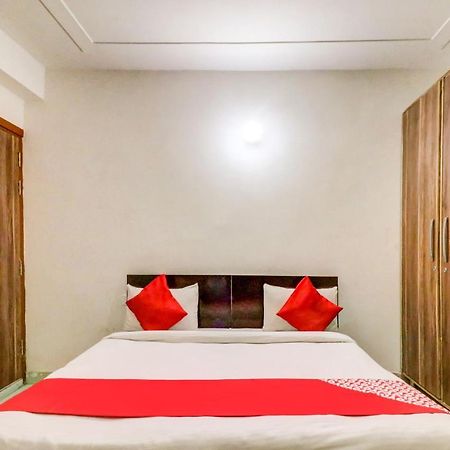 Отель Oyo 71597 The Shivaay Residency Гургаон Экстерьер фото