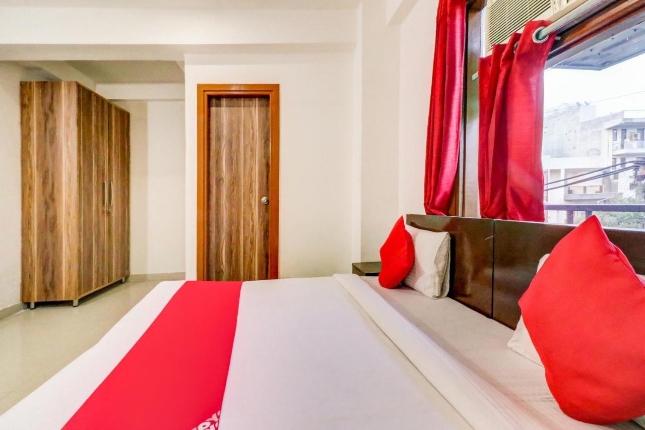 Отель Oyo 71597 The Shivaay Residency Гургаон Экстерьер фото