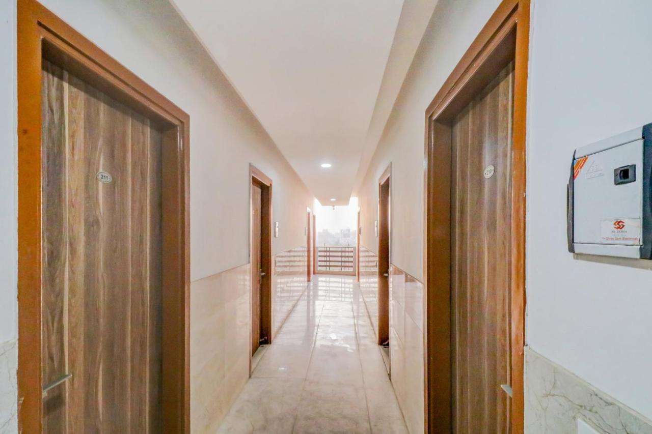 Отель Oyo 71597 The Shivaay Residency Гургаон Экстерьер фото